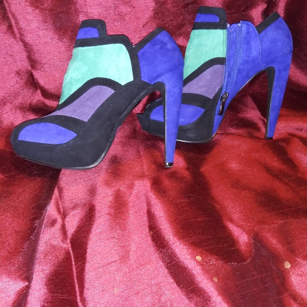 Multi Colored Pump - image 1